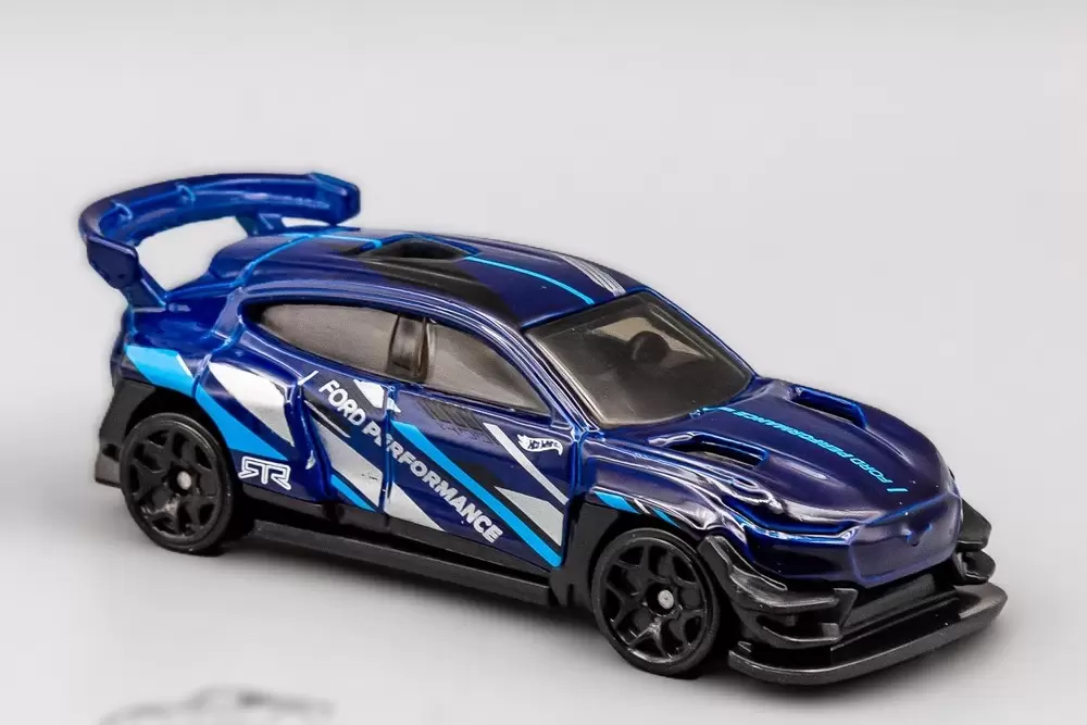 Ford Mustang Mach-E 1400