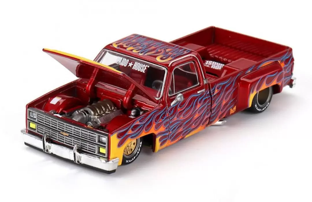 Chevrolet Silverado Dually On Fire V1